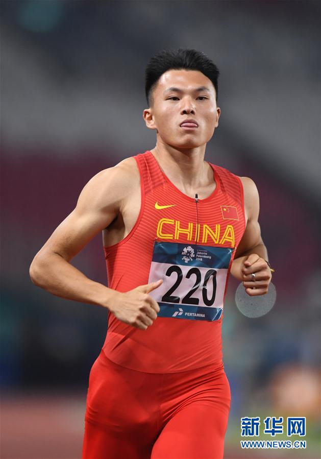 亚运会男子100米预赛：苏炳添、许周政晋级