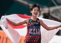 田径：日本选手野上惠子获得女子马拉松亚军