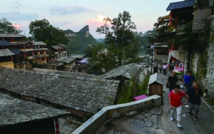 （旅游）美丽镇山村 引来八方客