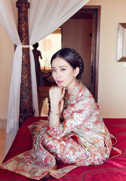 郭富城方媛结婚礼服曝光 盘点明星结婚中国风的礼服