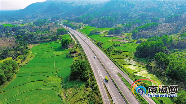 末尾有图【交通图文列表】【轮播图】【即时快讯】屯昌至琼中高速公路旧貌换新颜 末尾有图【交通图文列表】【轮播图】【即时快讯】屯昌至琼中高速公路旧貌换新颜