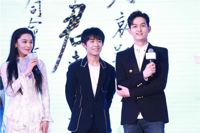 易烊千玺自曝拒绝感情戏 自谦古装扮相不如马可