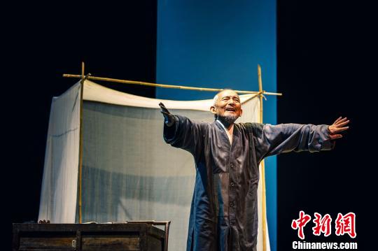 “济公”扮演者游本昌：演员就要“永无止境”
