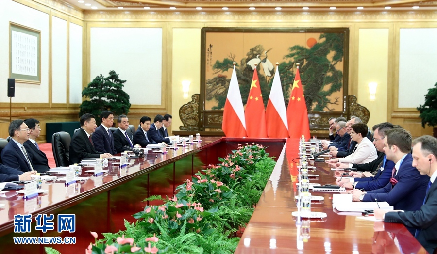 习近平会见波兰总理希德沃
