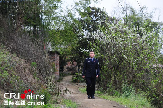 已过审【山城故事】民警是我们最亲近最信任的人