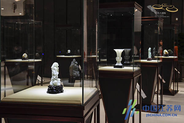 （焦点图）江苏发展大会主会场探秘　江苏大剧院里“宝贝如云”