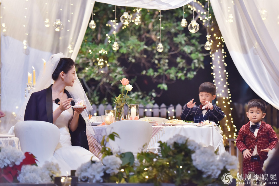 结婚6年后，沙溢为胡可办了第2次婚礼！