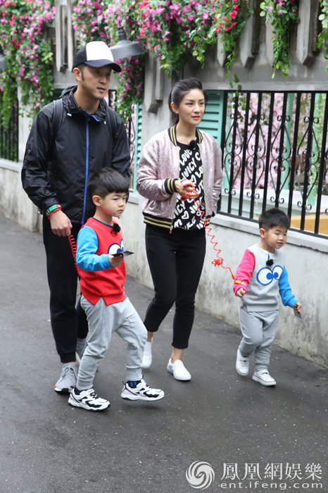 结婚6年后，沙溢为胡可办了第2次婚礼！