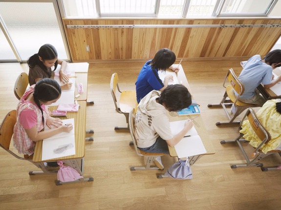 成都学而思被整治引发关注 民办教培机构将戴紧箍