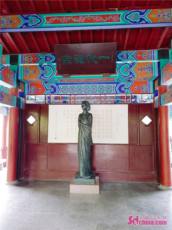 济南百脉泉：明水湖波光粼粼 清照园高雅宁静