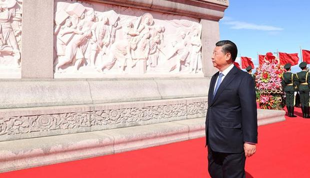 习近平敬献花篮深情缅怀的那些人