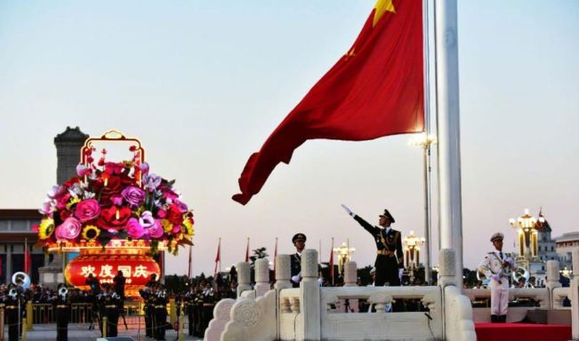 今年国庆假期，这些瞬间让我们热泪盈眶