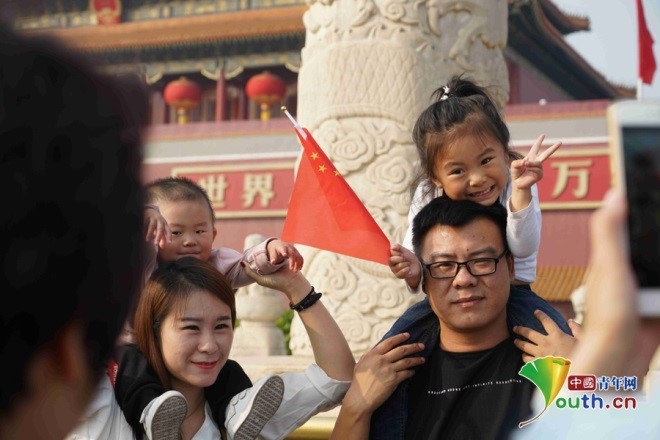 有爱有国有家！2018国庆，去天安门拍“全家福”