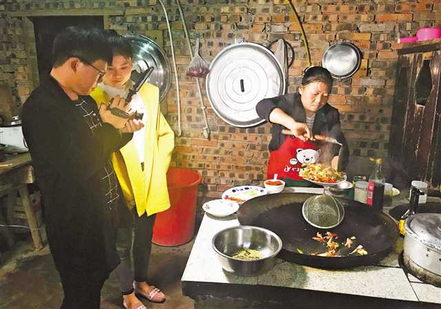 【社会民生】梁平“网红母子”成长记
