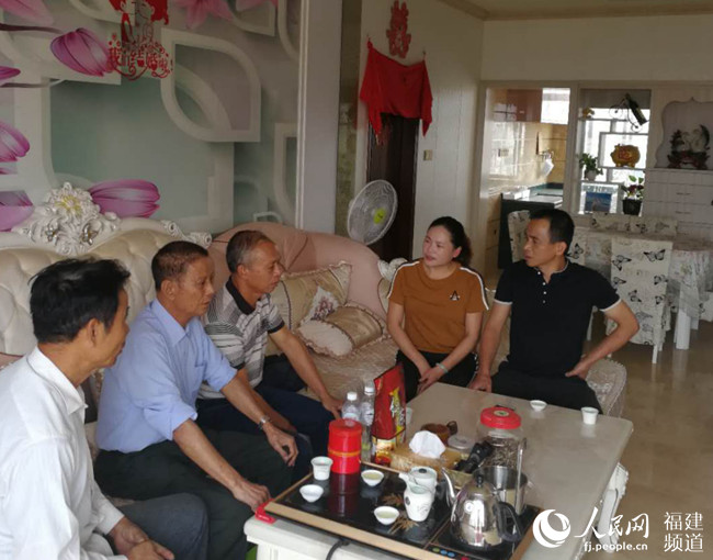 老干部当移风易俗新“说客” 福建泉港有了一支特殊的劝导队