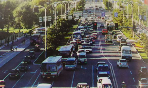 1999年政府与群众的“连心线”——吉林省省长公开电话正式开通