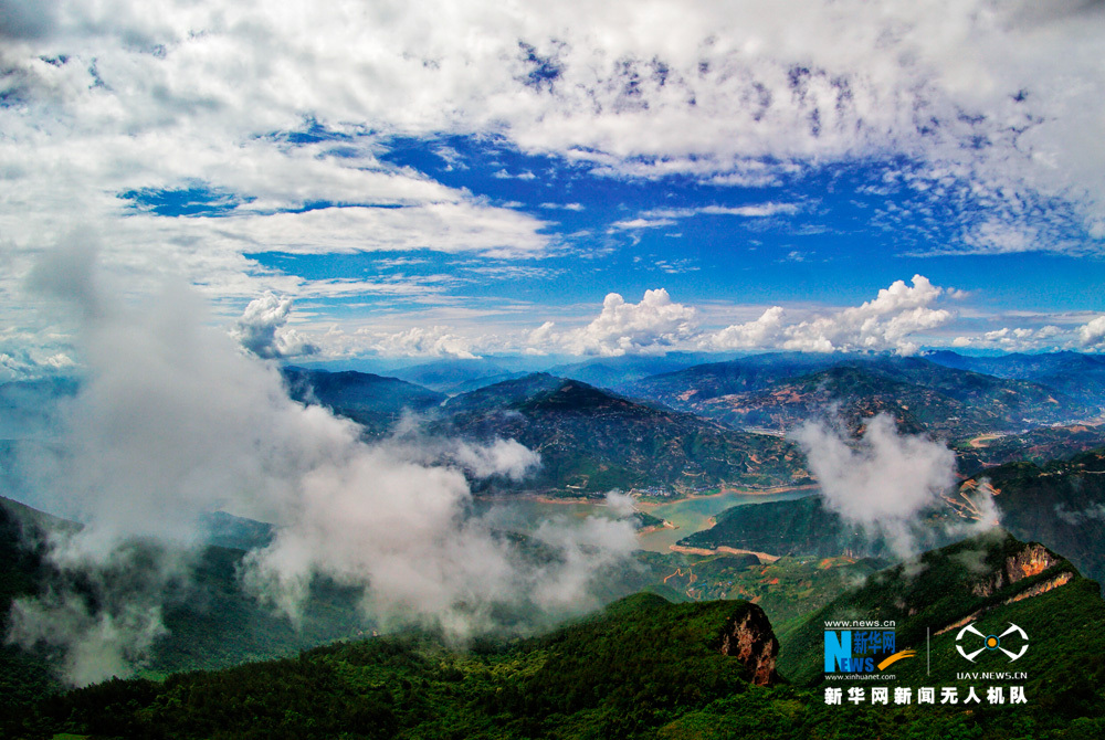 【焦点图】【“飞阅”中国】雨后瞿塘峡 云卷云舒