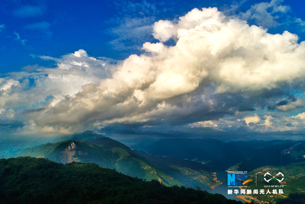 【焦点图】【“飞阅”中国】雨后瞿塘峡 云卷云舒