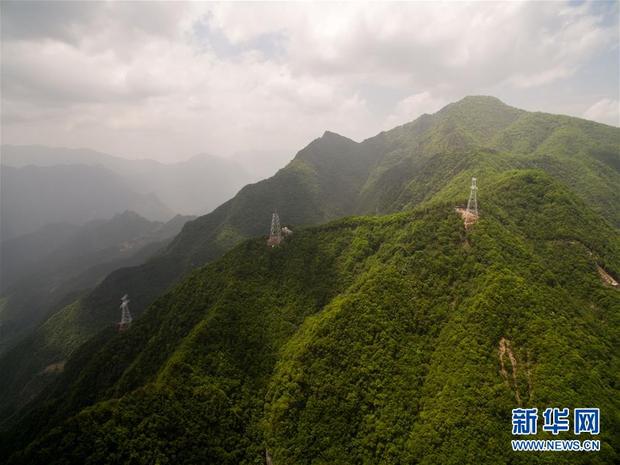 【砥砺奋进的五年·重大工程】中国特高压 推动能源互联网建设