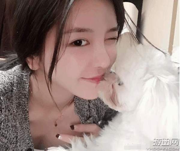 冯提莫地位不保？斗鱼新一姐“阿冷”第一首歌就翻车