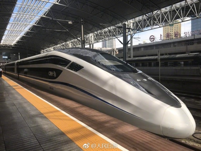 新型卧铺动车组正式运营 每个铺位都是包间(组图)
