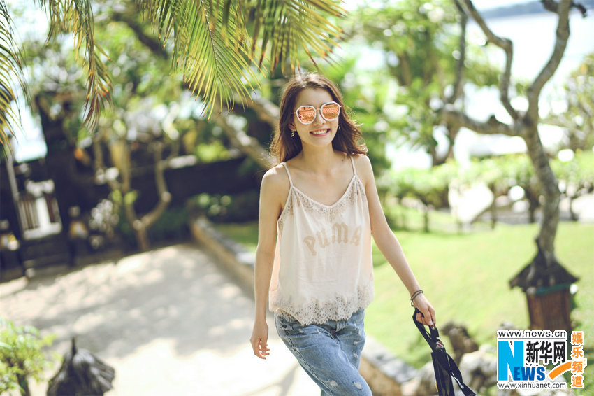 柴碧云生日曝最新写真 尽享夏日缤纷惬意时光