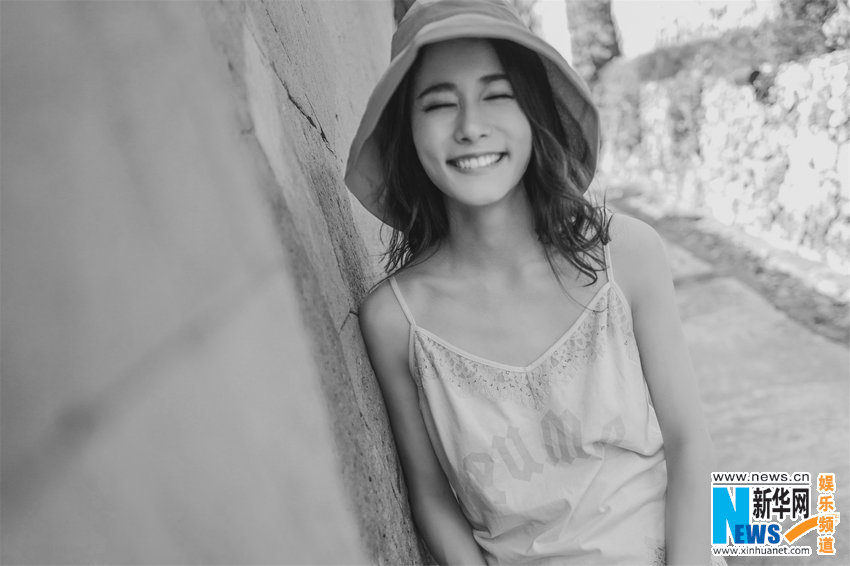 柴碧云生日曝最新写真 尽享夏日缤纷惬意时光