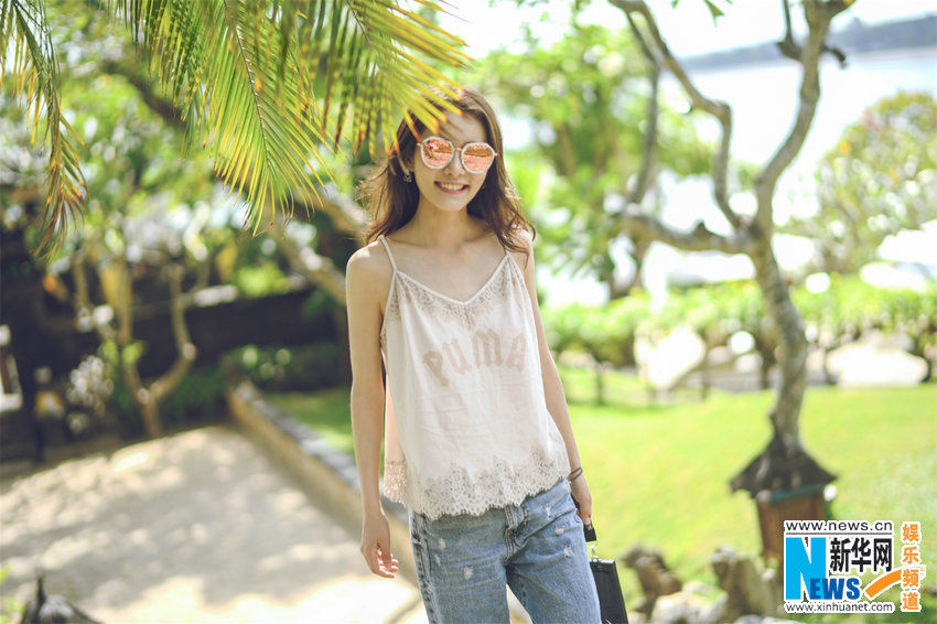 柴碧云生日曝最新写真 尽享夏日缤纷惬意时光