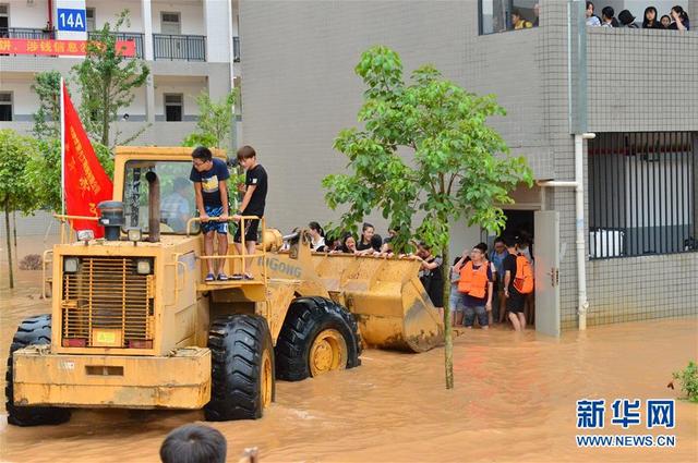 广西桂林一高校学生被洪水围困 多部门紧急救援