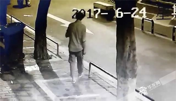【法制安全】【社会民生】重庆一老板电动车内放20万现金被盗