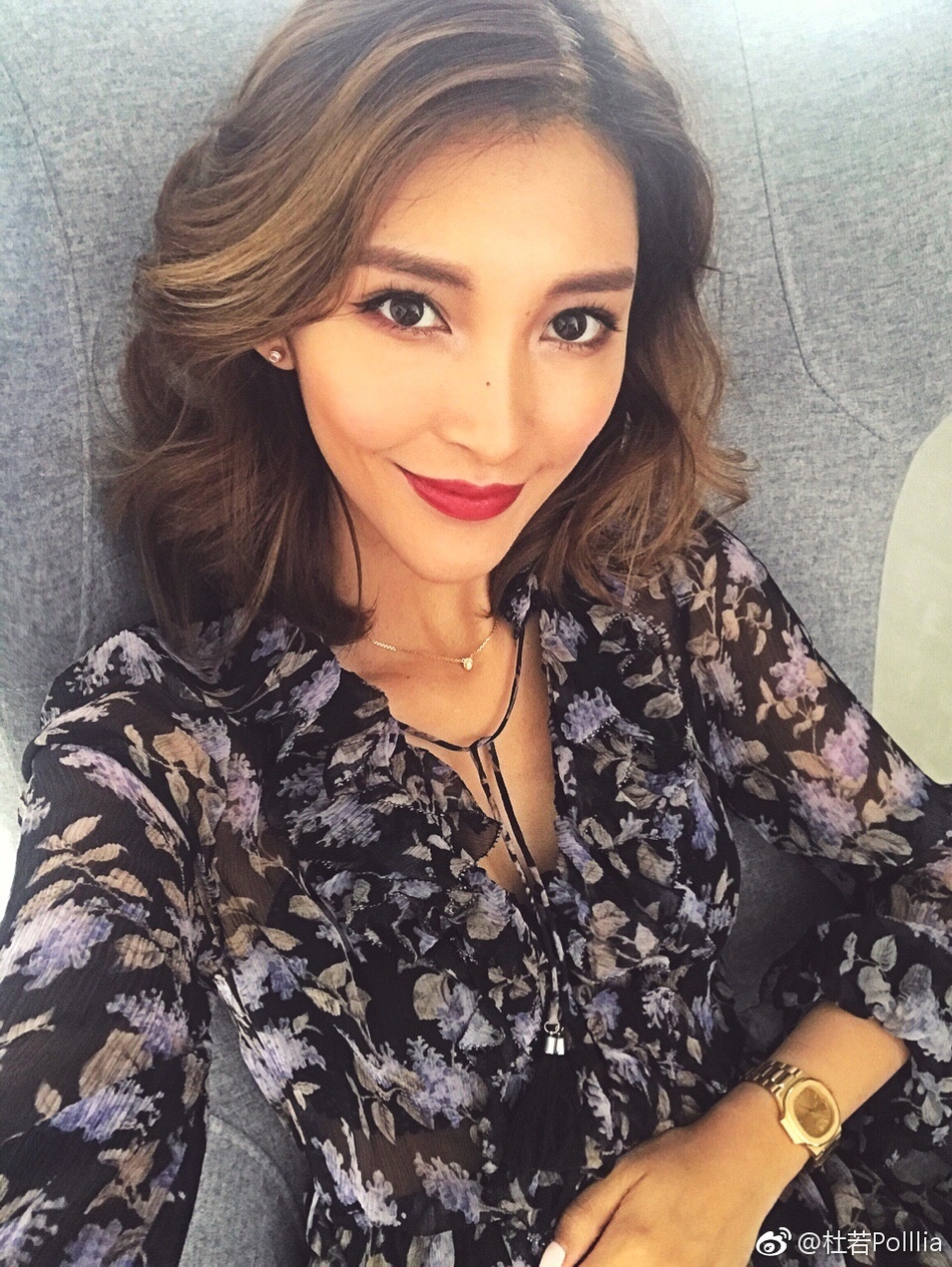 组图：又是网红店主！朱雨辰女友私照曝光 身材火辣美腿长