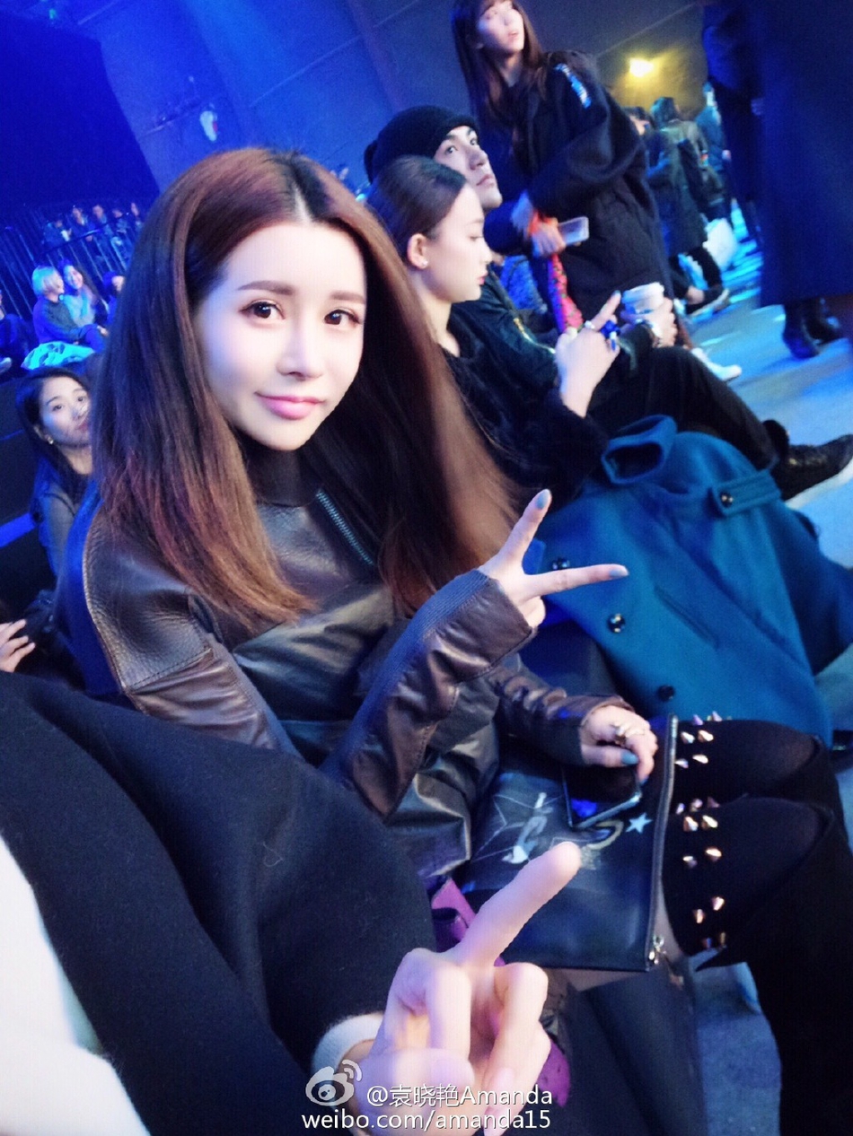 张稀哲爱妻靓丽美照