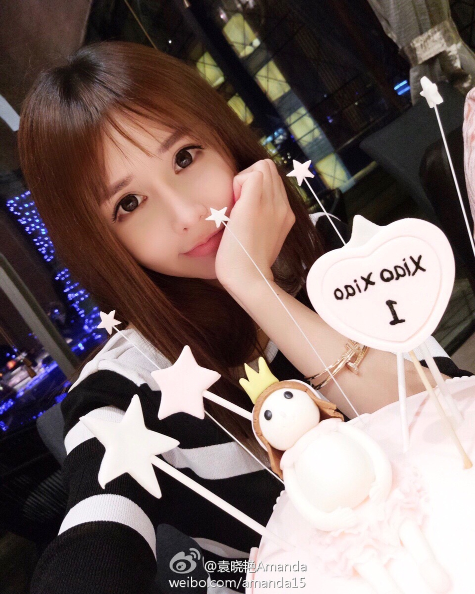 张稀哲爱妻靓丽美照