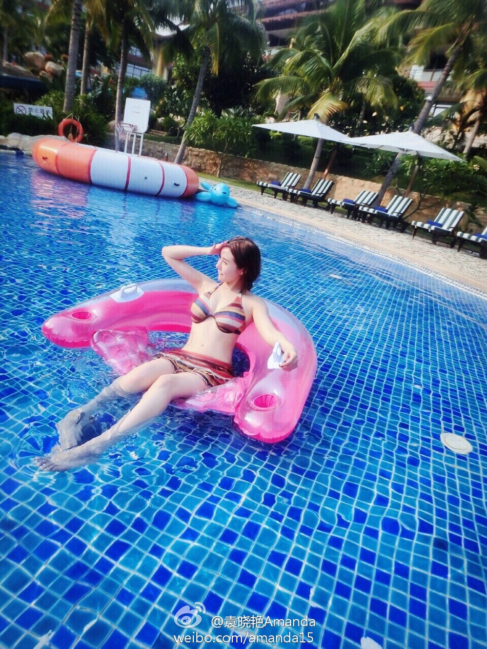 张稀哲爱妻靓丽美照