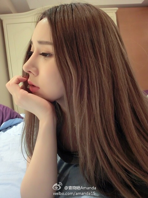 张稀哲爱妻靓丽美照