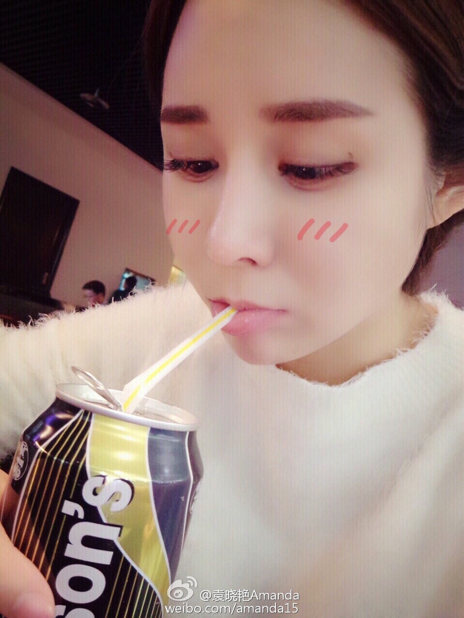 张稀哲爱妻靓丽美照