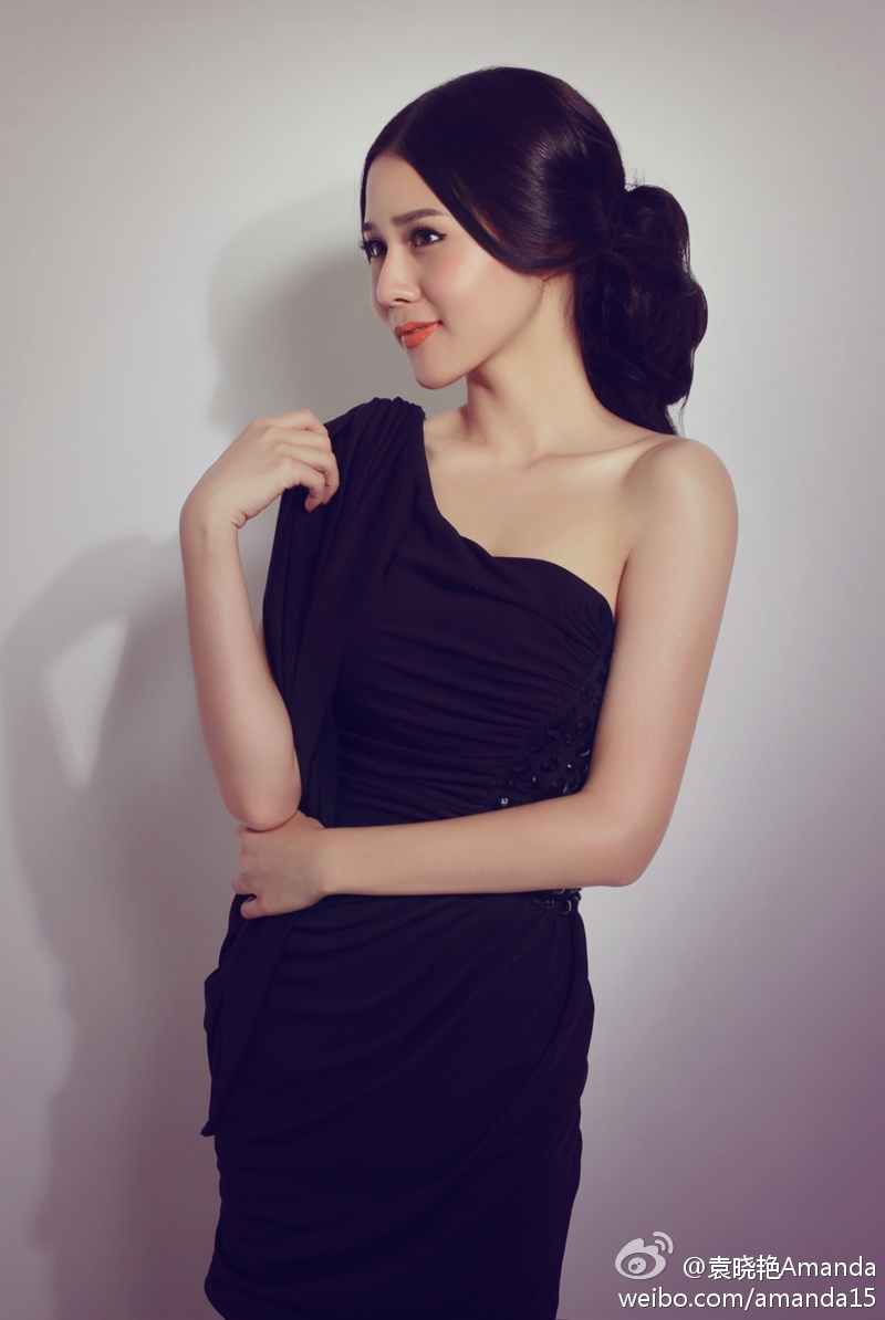 张稀哲爱妻靓丽美照