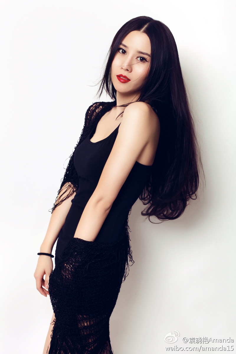 张稀哲爱妻靓丽美照