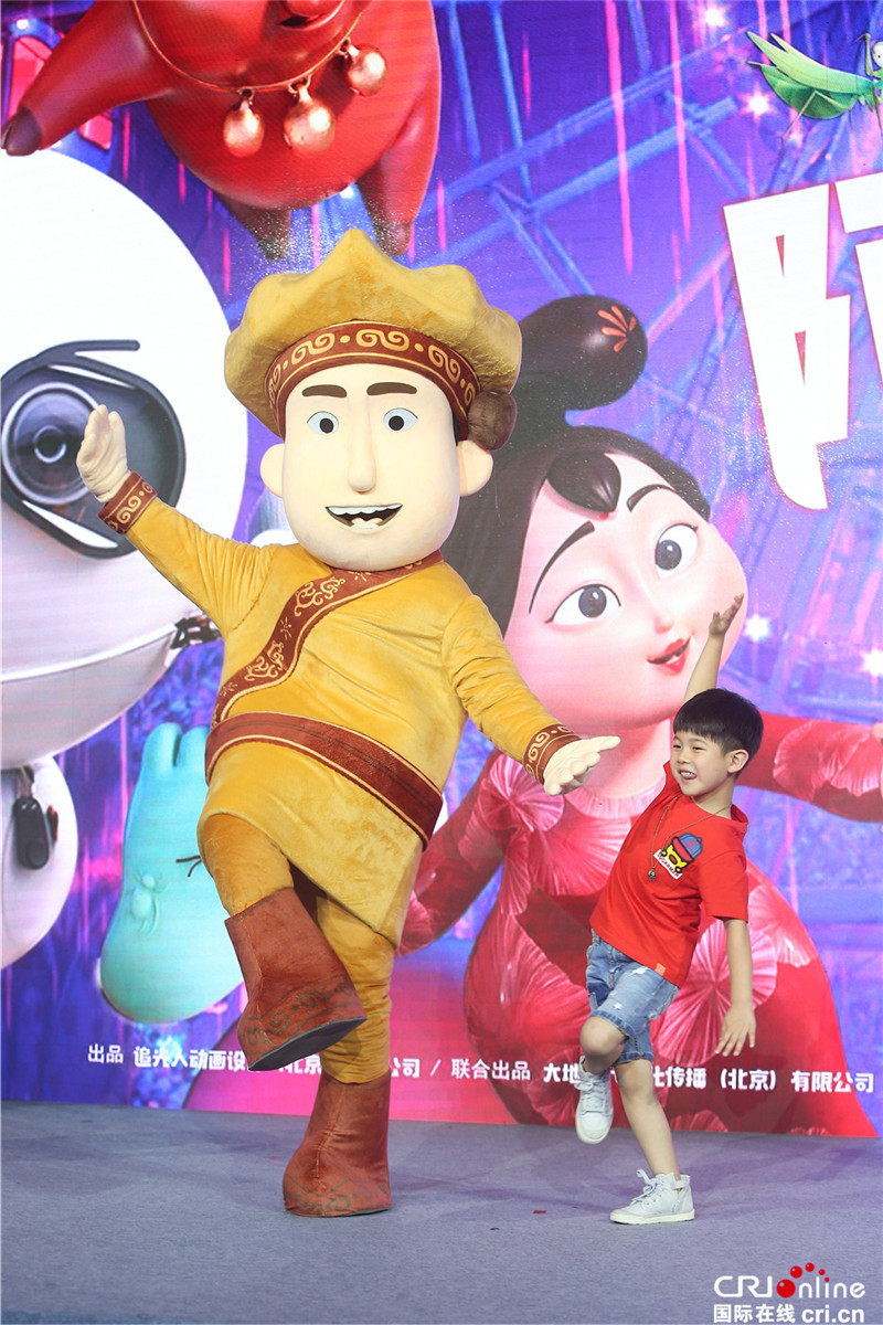 阿唐奇遇_fororder_安吉与阿唐一起“金鸡独立”.JPG