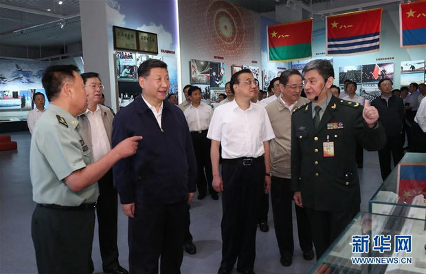 哪些展品吸引了习近平等领导同志的目光_新闻频道