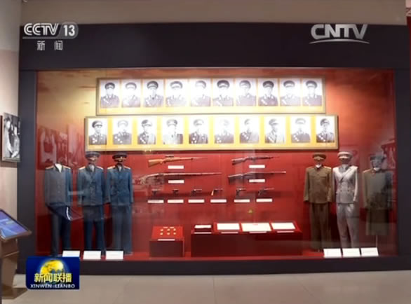 哪些展品吸引了习近平等领导同志的目光_新闻频道