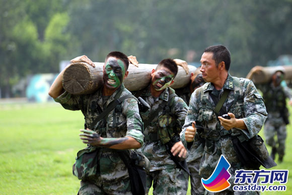 【网络媒体国防行】“钢铁战士”阿西木呷：我会像一颗子弹穿透敌人的胸膛