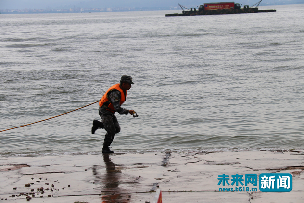 【网络媒体国防行】中国制造搭配军人速度：列装半年形成战斗力 军中无第二我们只争第一