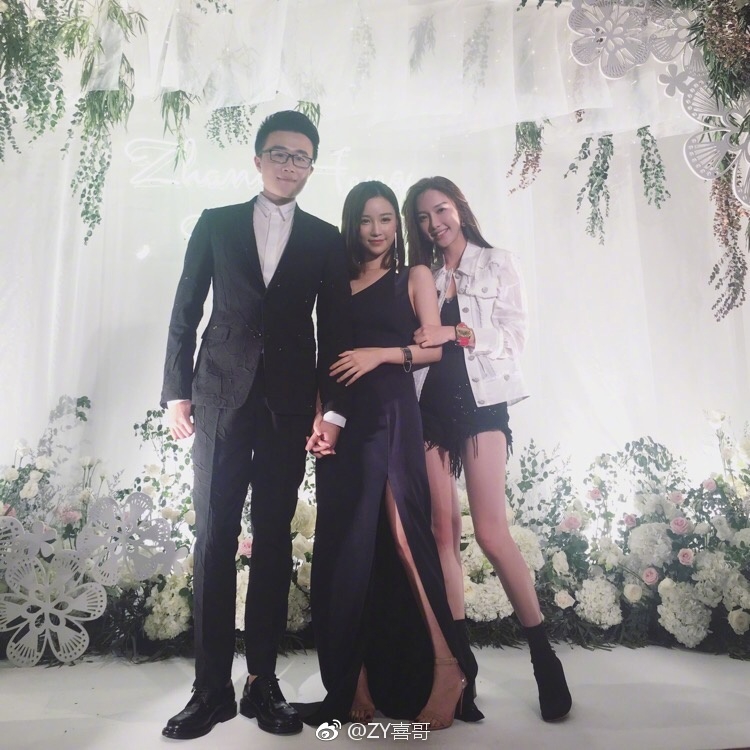 组图：思聪前女友雪梨与富二代壕华订婚！还请大家吃鲍鱼