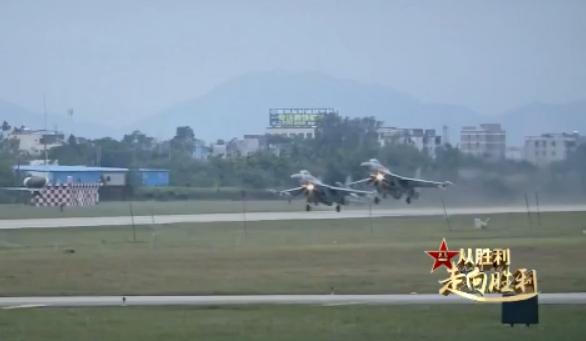 【庆祝中国人民解放军建军90周年】中国军队空军大飞机 战略空军的重要标志