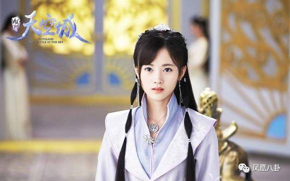 翻脸推专访、放狠话挤掉鞠婧祎…李艺彤真那么可怕？
