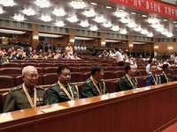 参加庆祝大会的"八一勋章"获得者_fororder_ne20170801018