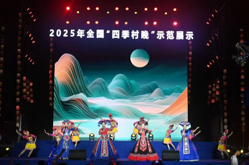 崇左新和景区“龙腾映月”活动：传统民俗融合现代体验 点亮双节文旅新场景