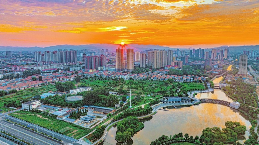 一河秀水润古城