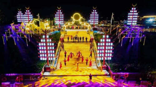 崇左新和景区“龙腾映月”活动：传统民俗融合现代体验 点亮双节文旅新场景